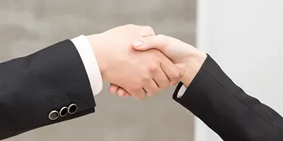 Ausländische Kunden besuchen die Fabrik von Mondes