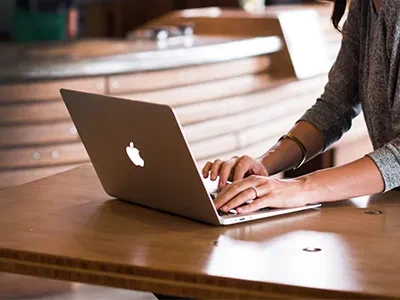 Klienci odwiedzają fabrykę Kunshan Haijin w celu kontroli i nie szczędzą wysi...